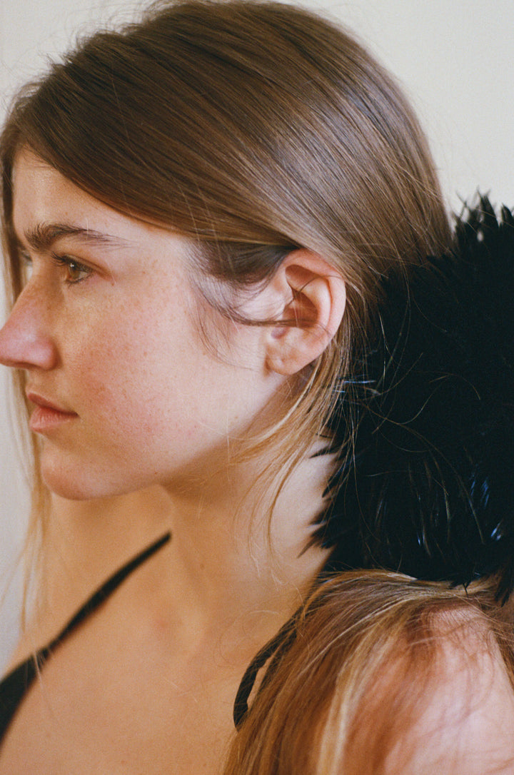 IOLANA FEATHER SCRUNCHIE