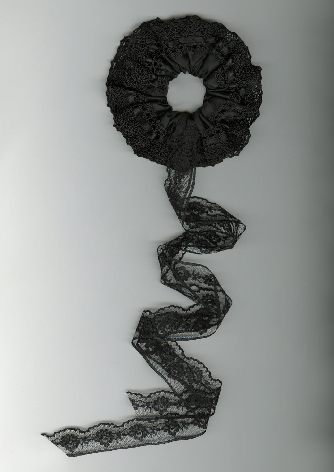Gladiola Lace Scrunchie – Merrma, handmade in Paris