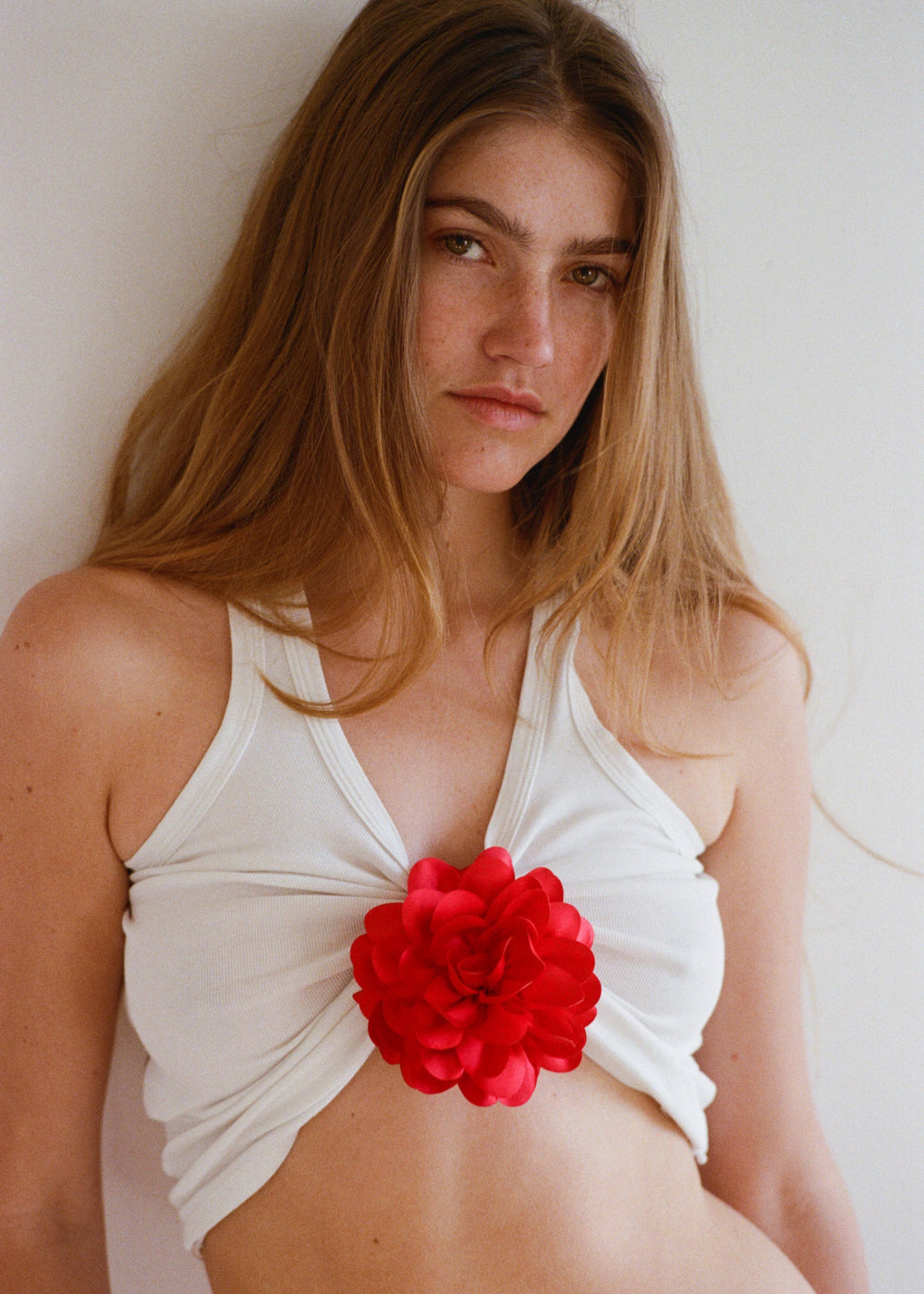 Scarlet Dahlia Satin Flower Scrunchie – Merrma, handmade in Paris